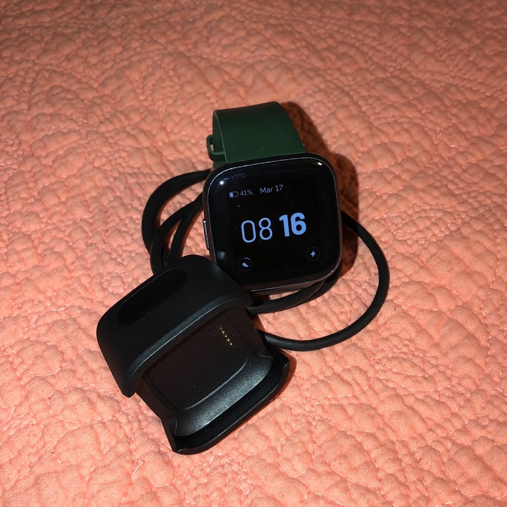 FitBit Versa 2 w/ accessories!